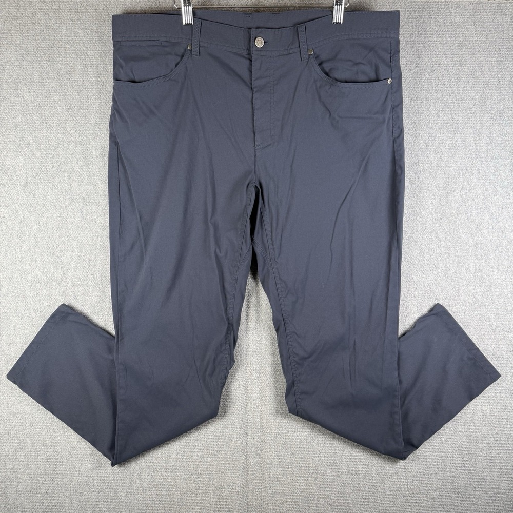 L.L. Bean Pants Men's 40x34 VentureStretch Five-Pocket Straight Leg Carbon Navy